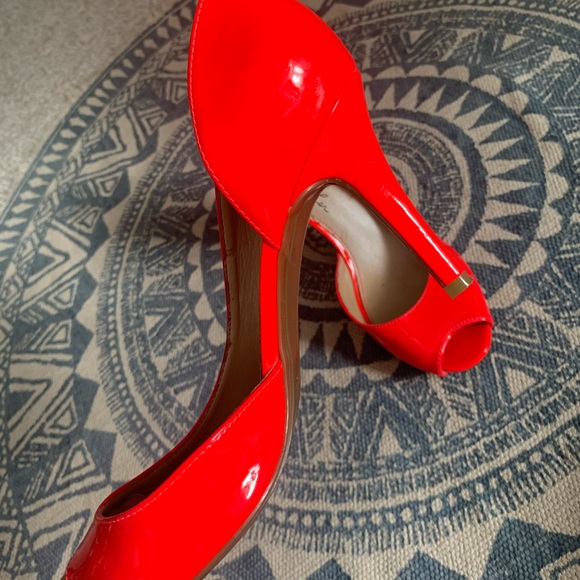 Marc Fisher Red Heels - Picture 2 of 5